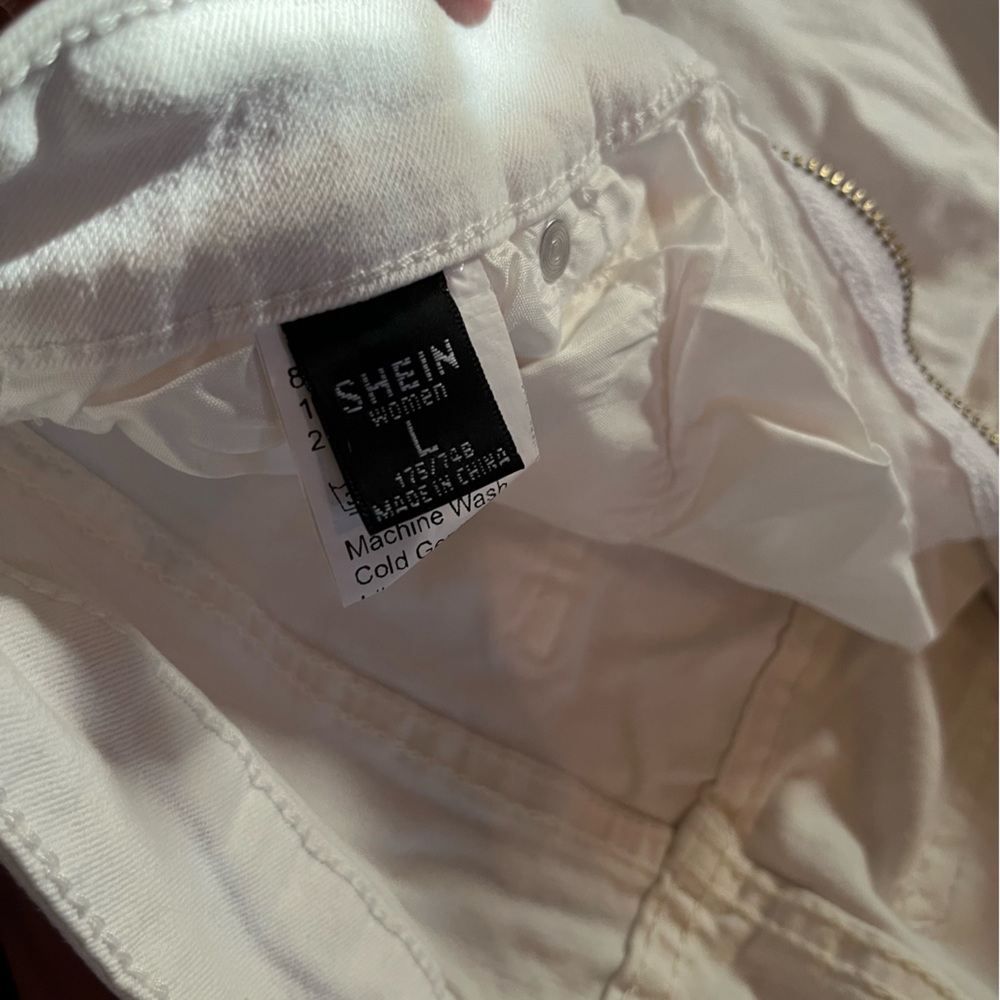 White jean shorts - Picture 6 of 6